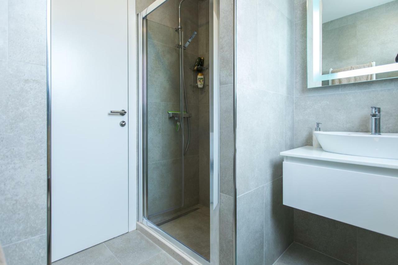 Spacious Modern Apartment Close To The Beach Dubrovnik Exterior photo
